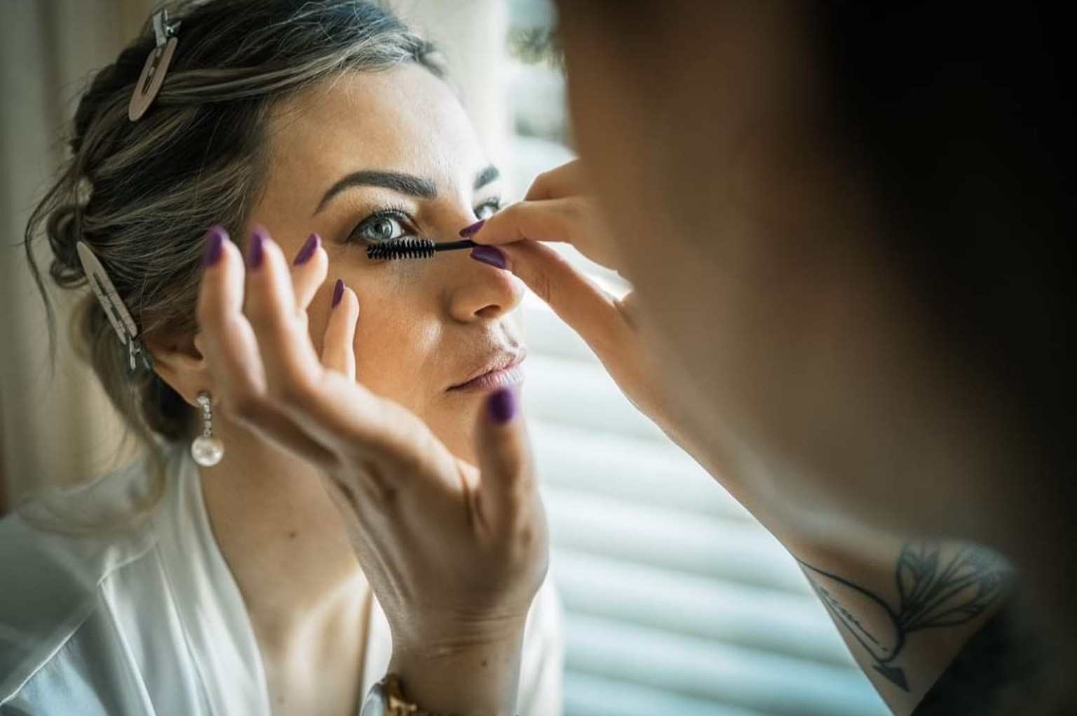 Preparazione trucco sposa in studio